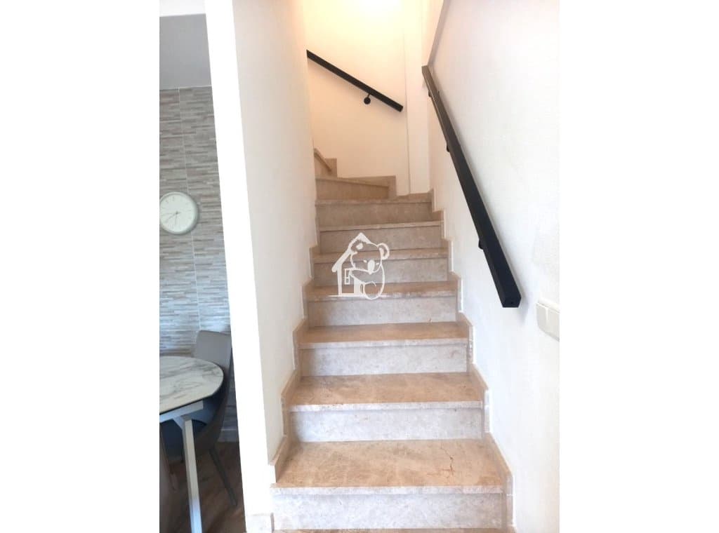 Maison de Ville de 3 chambres à louer à Villamartin avec piscine - 1 500 € (Ref: 10021834)