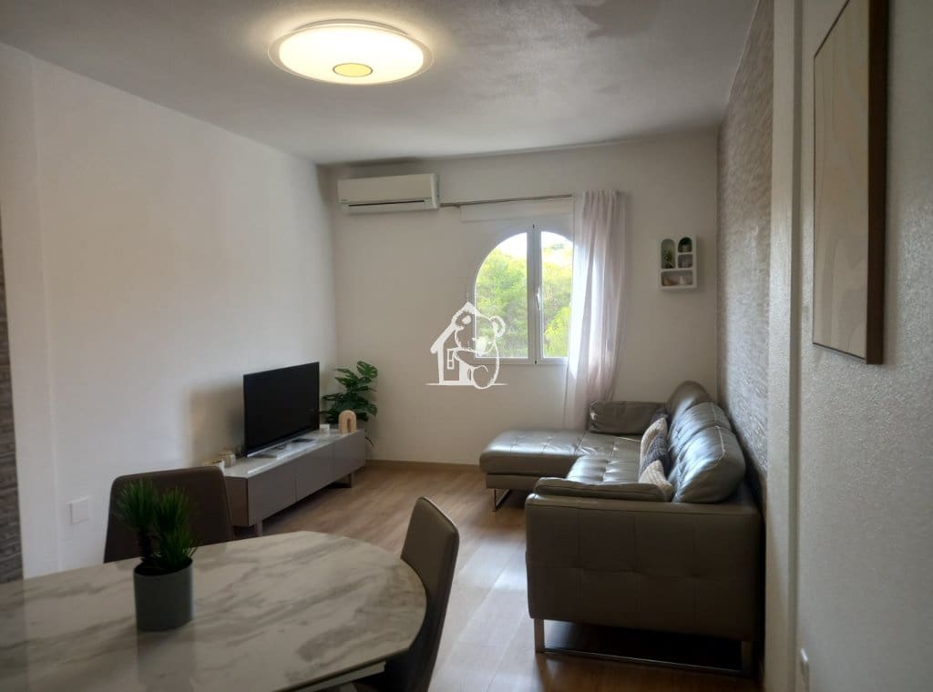 Maison de Ville de 3 chambres à louer à Villamartin avec piscine - 1 500 € (Ref: 10021834)