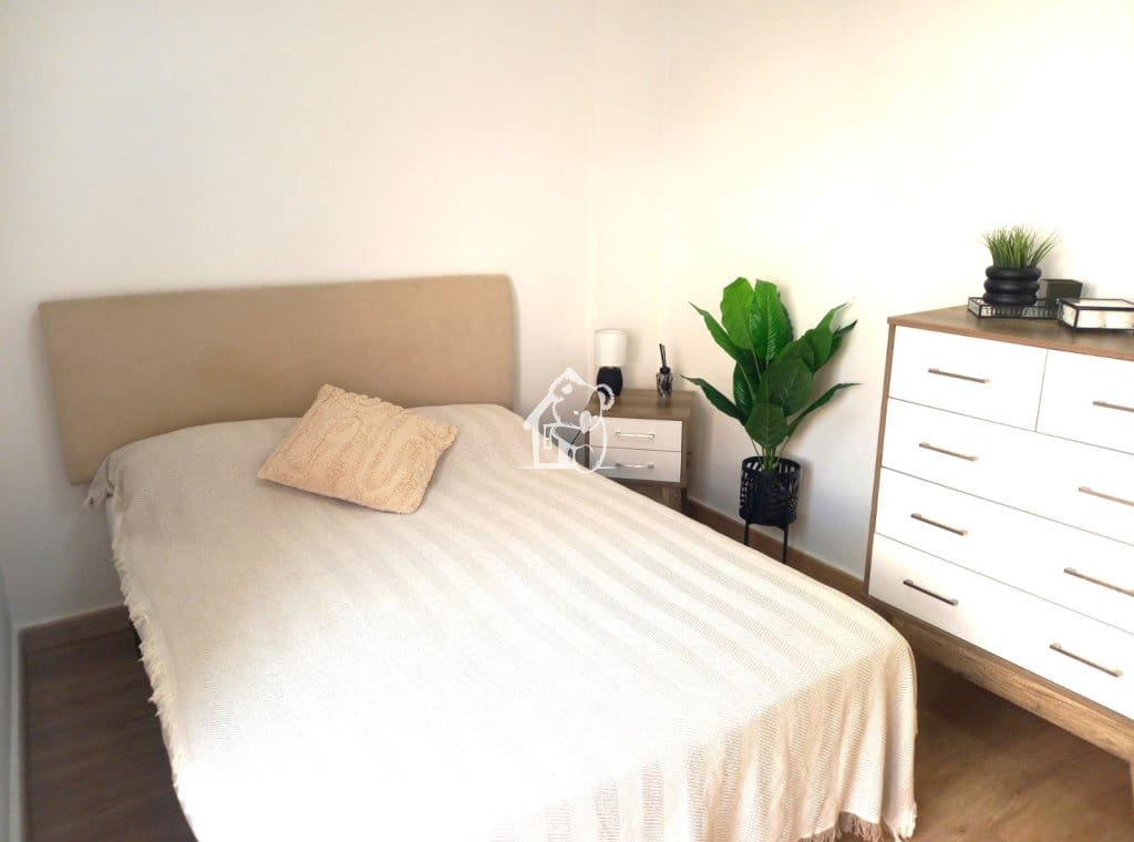 Maison de Ville de 3 chambres à louer à Villamartin avec piscine - 1 500 € (Ref: 10021834)