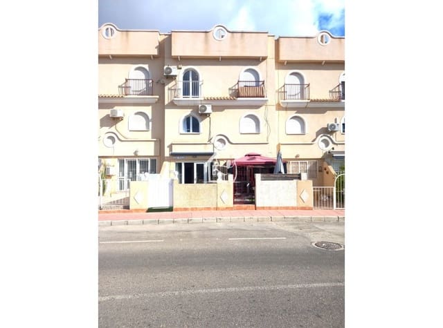 3 makuuhuone Omakotitalo vuokrattavana paikassa Villamartin, Orihuela - 1 500 € (Ref: 10021834)
