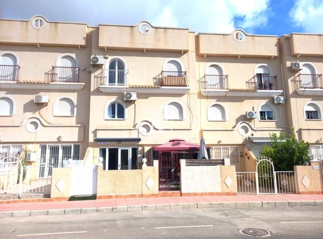 3 makuuhuone Omakotitalo vuokrattavana paikassa Villamartin, Orihuela - 1 500 € (Ref: 10021834)