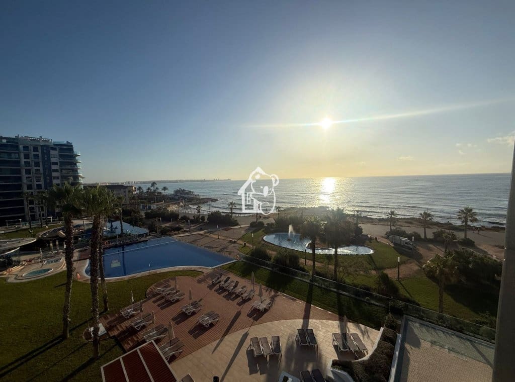2 quarto Apartamento para arrendar em Orihuela Costa com piscina garagem - 2 750 € (Ref: 10021835)