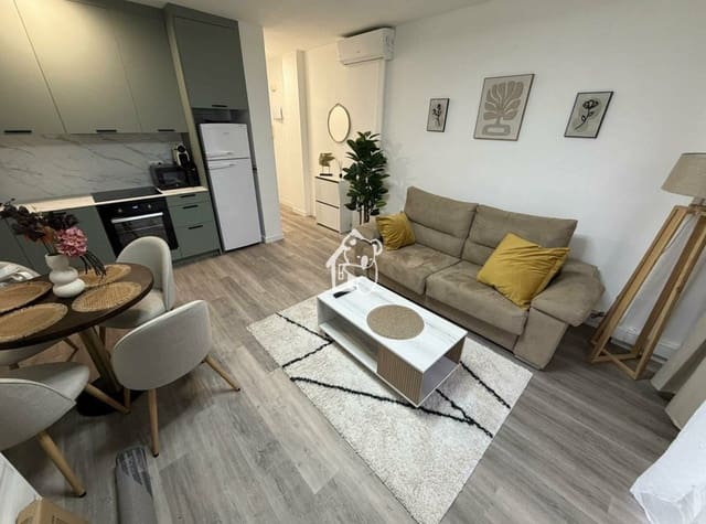 1 quarto Penthouse para arrendar em Playa del Cura, Torrevieja com garagem - 950 € (Ref: 10023452)