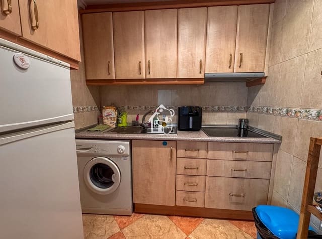 2 soveværelse Lejlighed til leje i Playa del Acequión, Torrevieja - € 750 (Ref: 10023453)