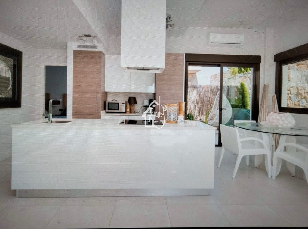 2 soveværelse Villa til salg i Orihuela Costa med swimmingpool - € 385.000 (Ref: 10024975)
