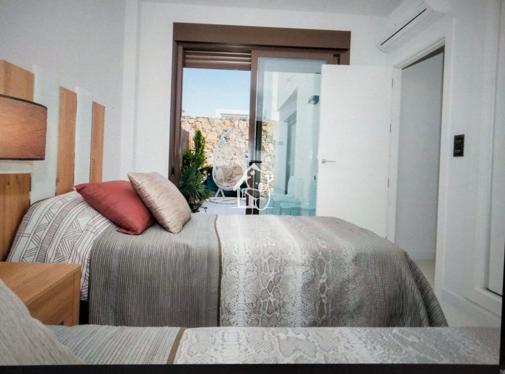 2 soveværelse Villa til salg i Orihuela Costa med swimmingpool - € 385.000 (Ref: 10024975)