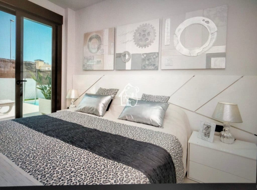 2 soveværelse Villa til salg i Orihuela Costa med swimmingpool - € 385.000 (Ref: 10024975)