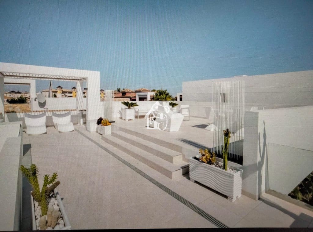 2 soveværelse Villa til salg i Orihuela Costa med swimmingpool - € 385.000 (Ref: 10024975)