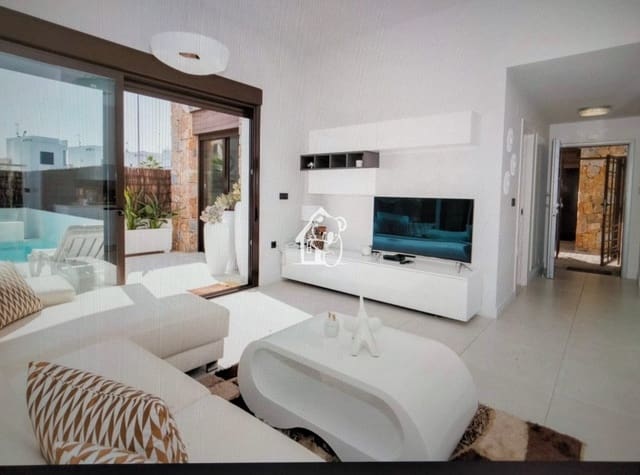 Chalet de 2 habitaciones en Lomas de Cabo Roig - Los Dolses, Orihuela en venta con piscina - 385.000 € (Ref: 10024975)