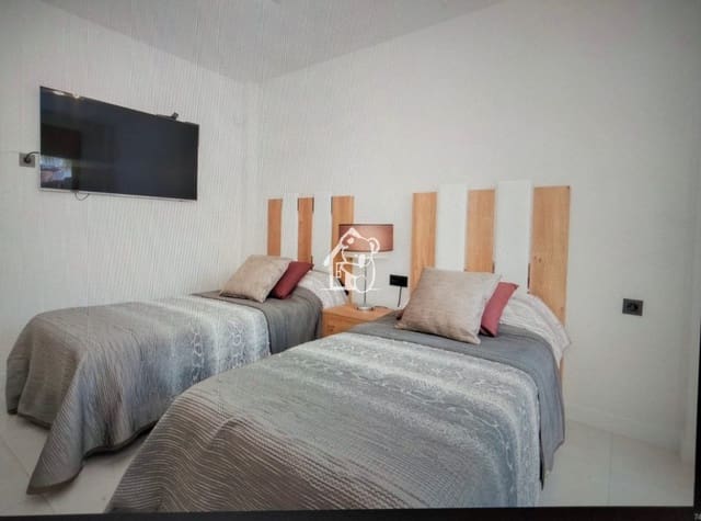 Chalet de 2 habitaciones en Lomas de Cabo Roig - Los Dolses, Orihuela en venta con piscina - 385.000 € (Ref: 10024975)