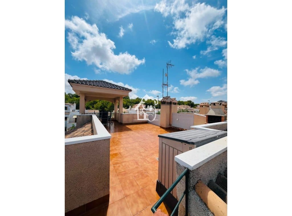 2 sovrum Takvåning att hyra i Pinar de Campoverde med pool garage - 950 € (Ref: 10024976)