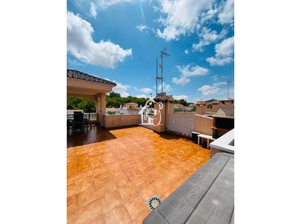 2 sovrum Takvåning att hyra i Pinar de Campoverde med pool garage - 950 € (Ref: 10024976)