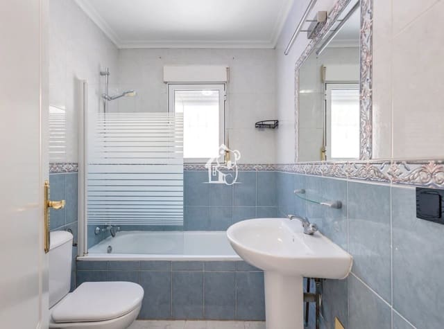 3 quarto Moradia para arrendar em Las Filipinas - 1 650 € (Ref: 10024977)
