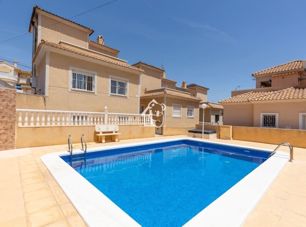 3 slaapkamer Villa te huur in San Miguel de Salinas met zwembad - € 1.650 (Ref: 10024977)