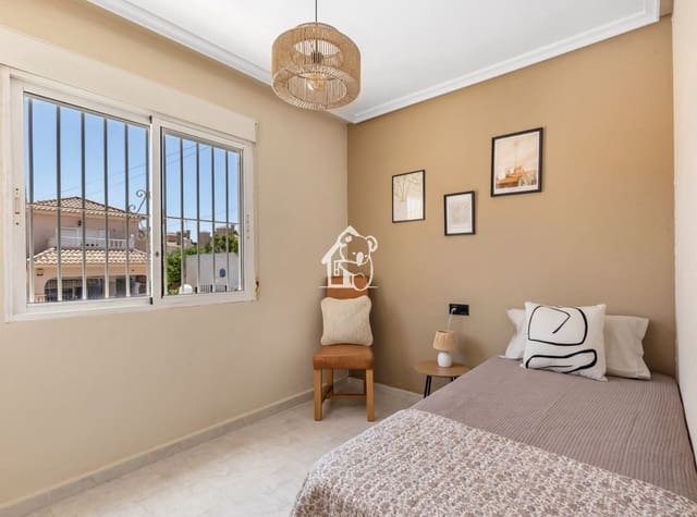 3 quarto Moradia para arrendar em Las Filipinas - 1 650 € (Ref: 10024977)
