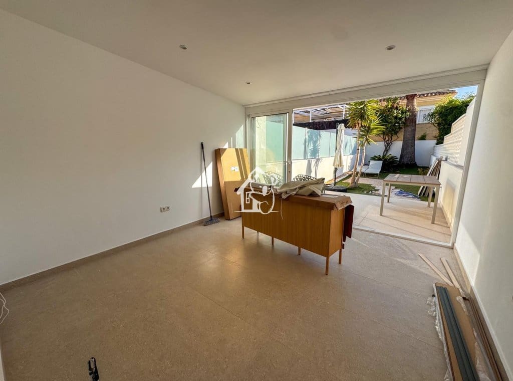 3 slaapkamer Huis te huur in Los Altos met zwembad garage - € 1.400 (Ref: 10031348)