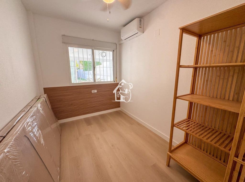 3 slaapkamer Huis te huur in Los Altos met zwembad garage - € 1.400 (Ref: 10031348)