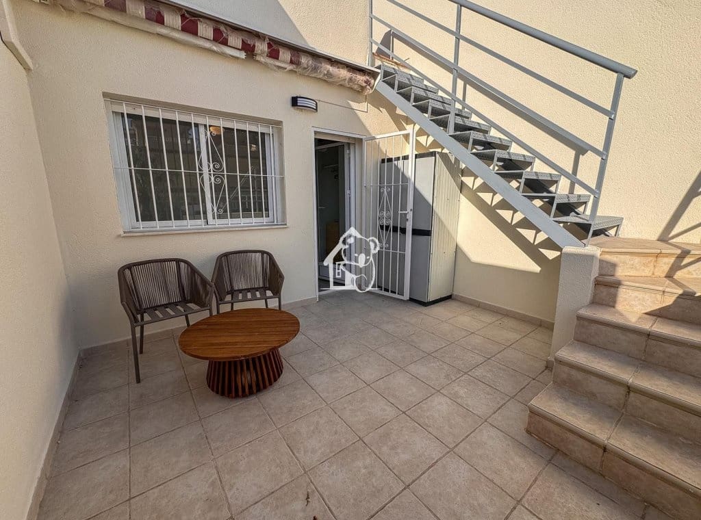 3 slaapkamer Huis te huur in Los Altos met zwembad garage - € 1.400 (Ref: 10031348)