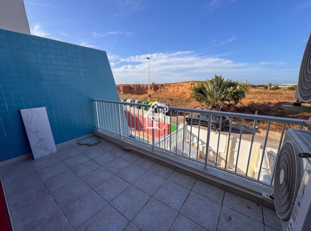 3 slaapkamer Huis te huur in Los Altos met zwembad garage - € 1.400 (Ref: 10031348)