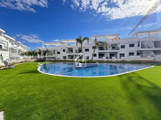 2 sypialnia Penthouse do wynajęcia w Los Balcones - Los Altos, Torrevieja z basenem garażem - 1 600 € (Ref: 10033342)