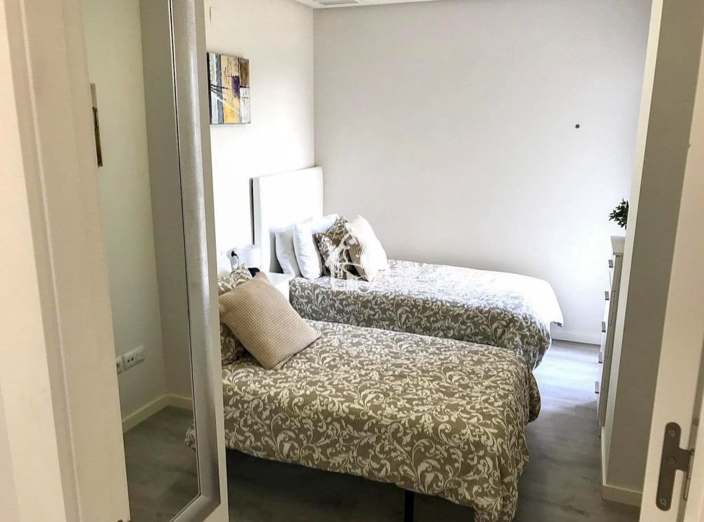 2 slaapkamer Appartement te huur in Los Dolses met zwembad - € 1.200 (Ref: 10036264)