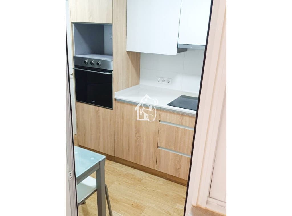 2 bedroom Apartment for rent in Torrevieja - € 950 (Ref: 10036265)