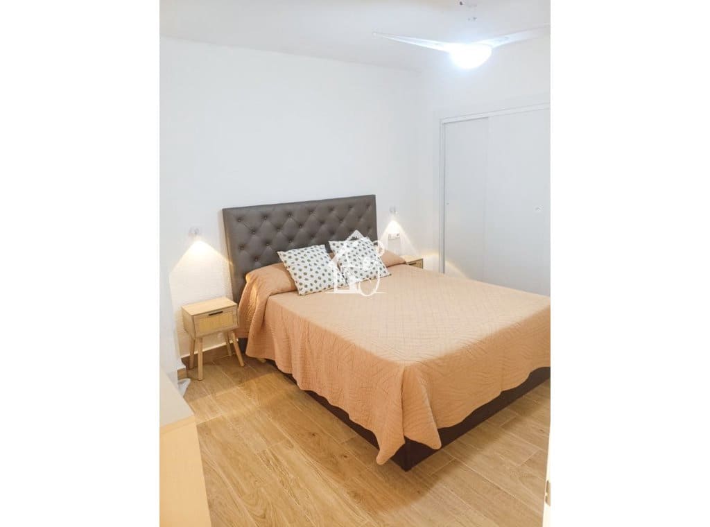 2 bedroom Apartment for rent in Torrevieja - € 950 (Ref: 10036265)