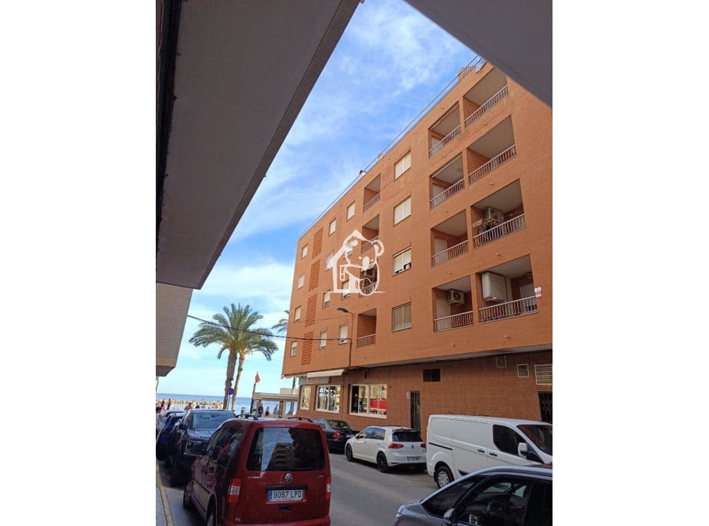 2 bedroom Apartment for rent in Torrevieja - € 950 (Ref: 10036265)