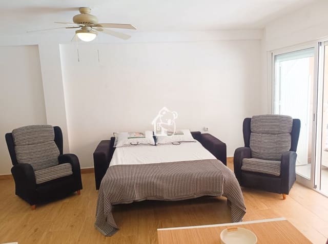 Apartamento de 2 habitaciones en Playa del Cura, Torrevieja en alquiler - 950 € (Ref: 10036265)