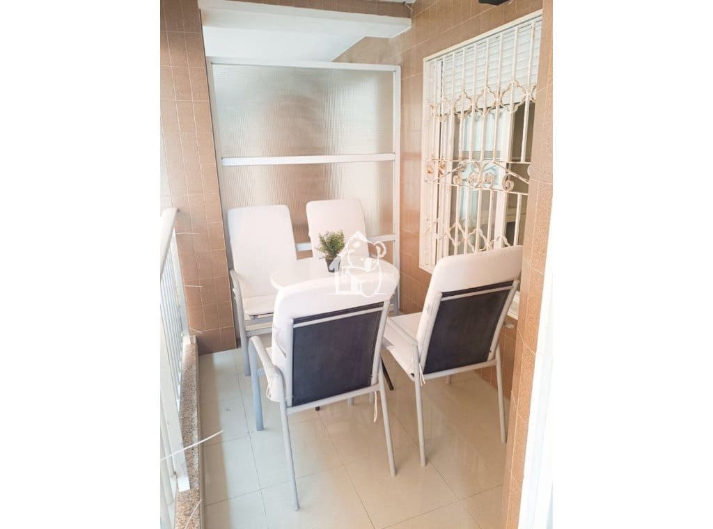 2 bedroom Apartment for rent in Torrevieja - € 950 (Ref: 10036265)