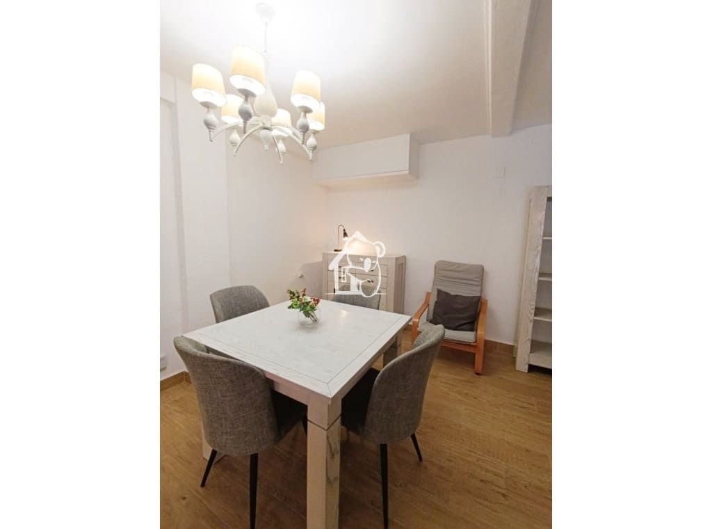 2 bedroom Apartment for rent in Torrevieja - € 950 (Ref: 10036265)