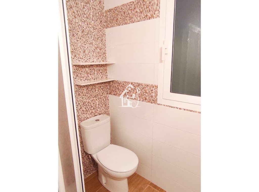 2 bedroom Apartment for rent in Torrevieja - € 950 (Ref: 10036265)