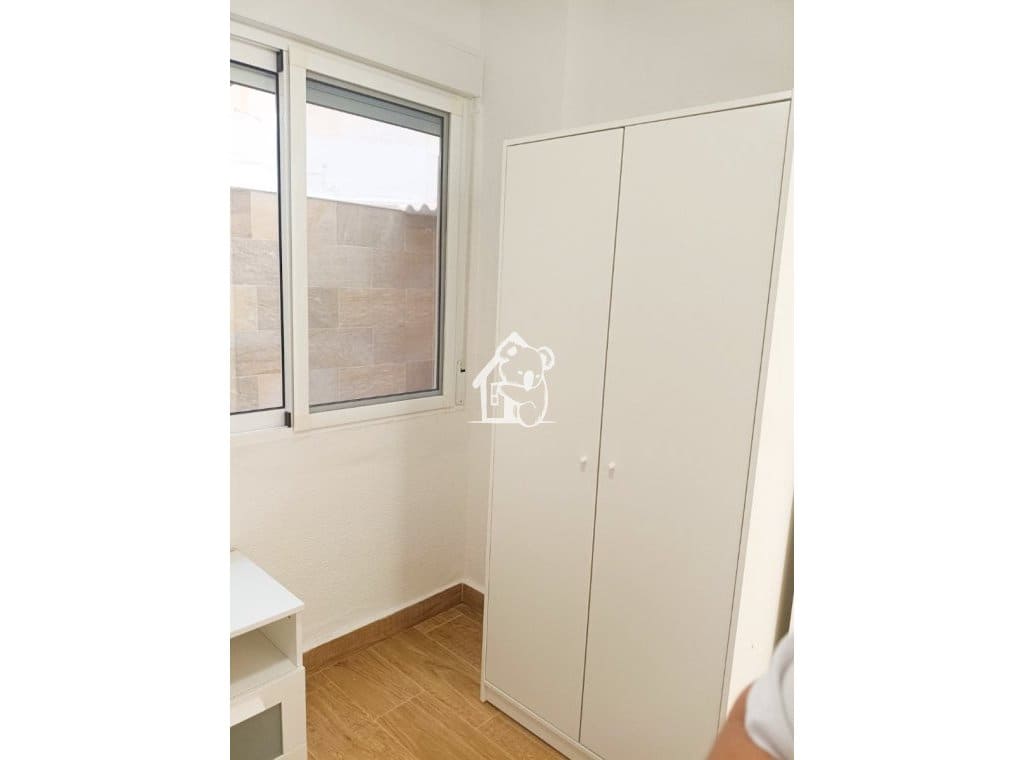 2 bedroom Apartment for rent in Torrevieja - € 950 (Ref: 10036265)