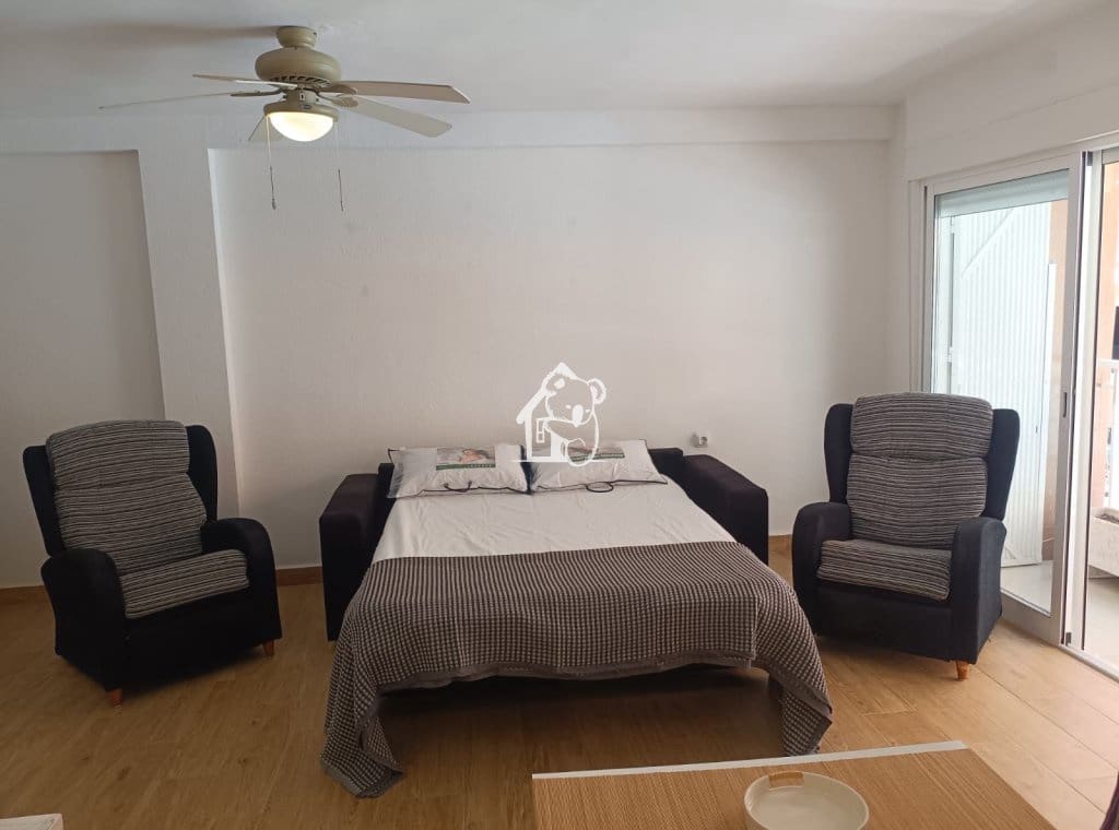 2 bedroom Apartment for rent in Torrevieja - € 950 (Ref: 10036265)