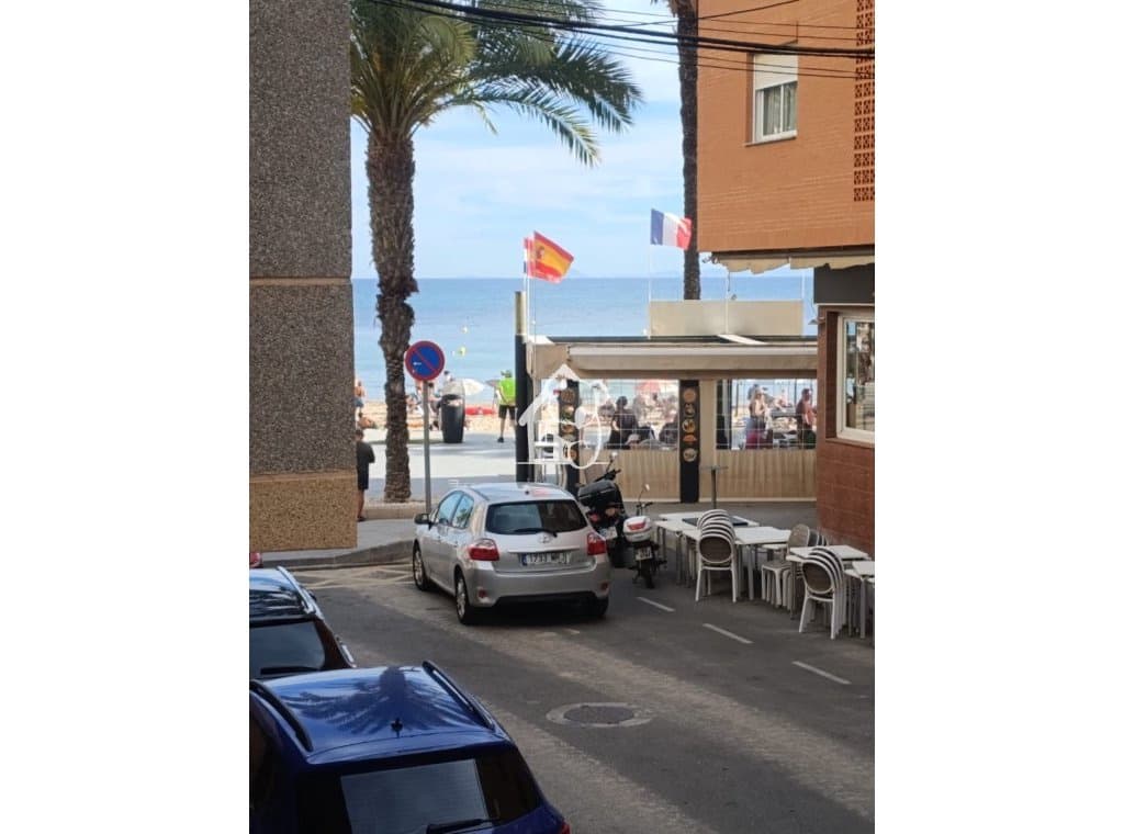 2 bedroom Apartment for rent in Torrevieja - € 950 (Ref: 10036265)