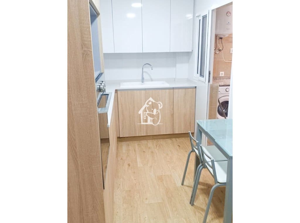 2 bedroom Apartment for rent in Torrevieja - € 950 (Ref: 10036265)