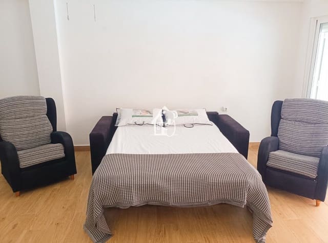 Apartamento de 2 habitaciones en Playa del Cura, Torrevieja en alquiler - 950 € (Ref: 10036265)