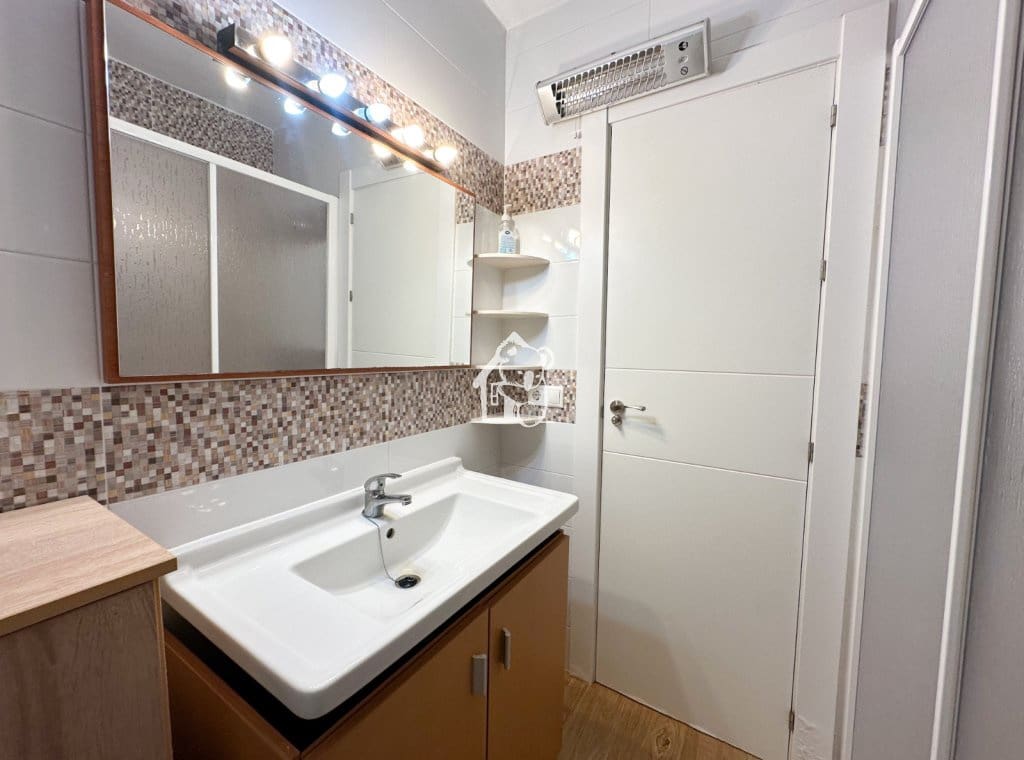 2 bedroom Apartment for rent in Torrevieja - € 950 (Ref: 10036265)