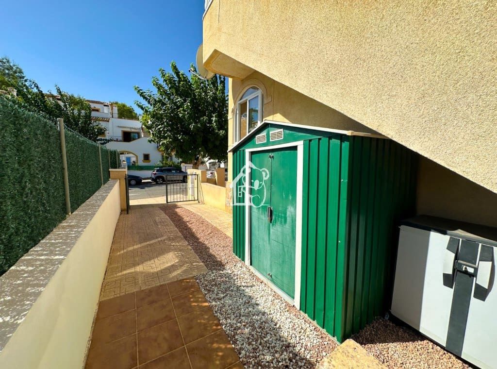 Penthouse de 2 chambres à louer à Pinar de Campoverde avec piscine garage - 900 € (Ref: 10040209)