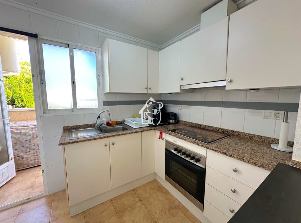 Penthouse de 2 chambres à louer à Pinar de Campoverde avec piscine garage - 900 € (Ref: 10040209)