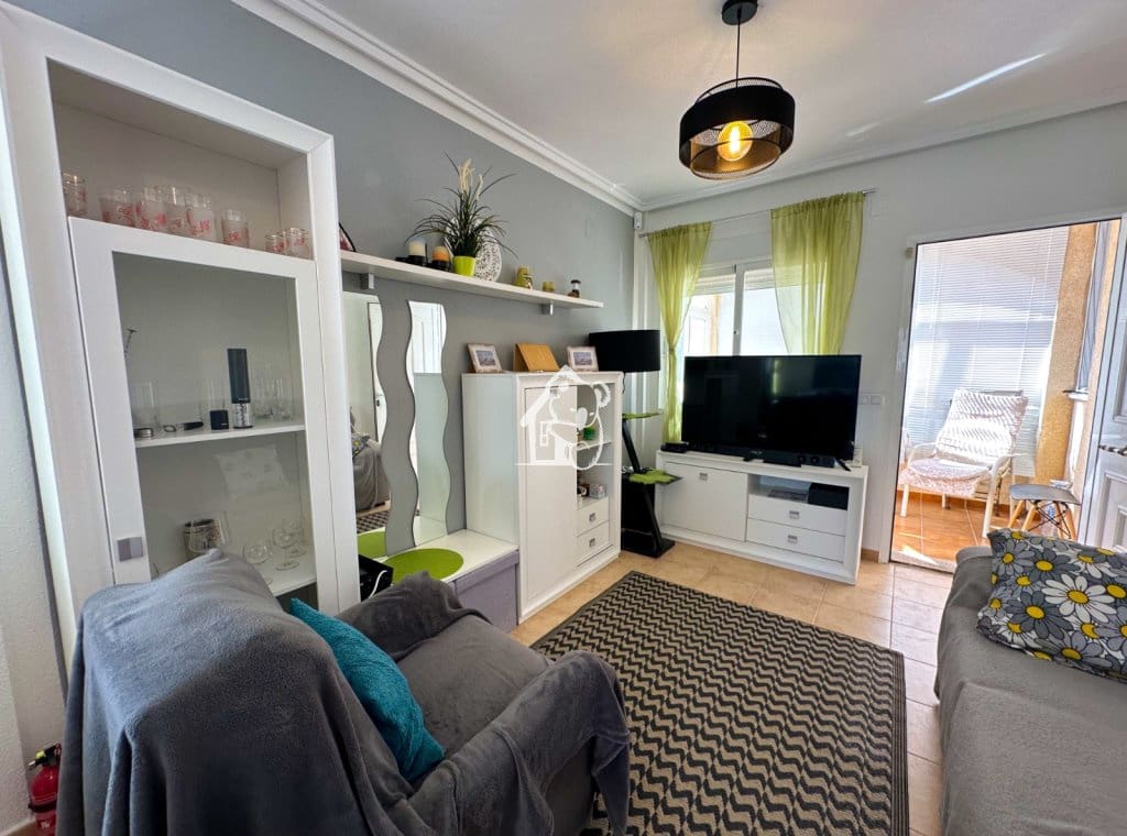 Penthouse de 2 chambres à louer à Pinar de Campoverde avec piscine garage - 900 € (Ref: 10040209)