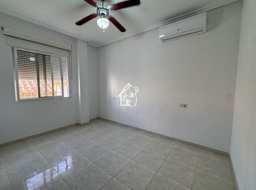 3 bedroom Villa for rent in Los Altos with pool - € 1,500 (Ref: 10044232)