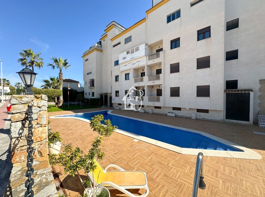 3 makuuhuone Huoneisto vuokrattavana paikassa Orihuela Costa mukana uima-altaan 
autotalli - 1 500 € (Ref: 10044362)