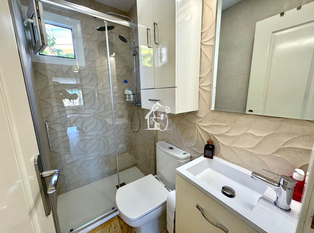 Chalet de 5 habitaciones en Orihuela Costa en alquiler con piscina garaje - 2.500 € (Ref: 10046606)