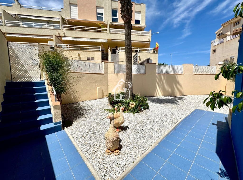 Chalet de 5 habitaciones en Orihuela Costa en alquiler con piscina garaje - 2.500 € (Ref: 10046606)
