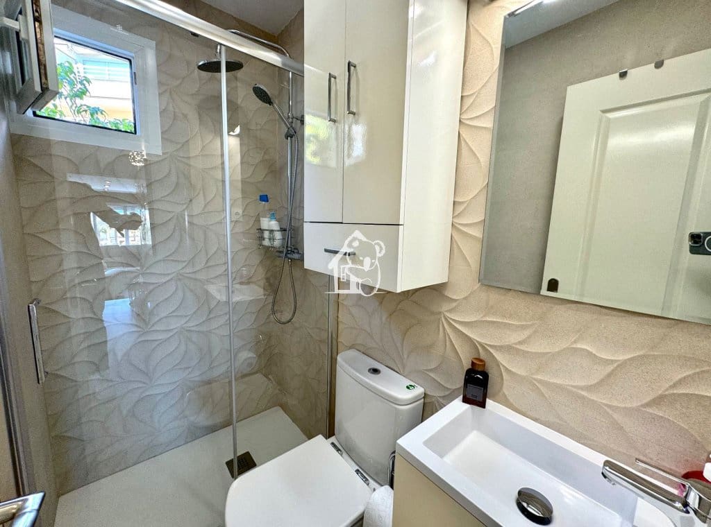Chalet de 5 habitaciones en Orihuela Costa en alquiler con piscina garaje - 2.500 € (Ref: 10046606)
