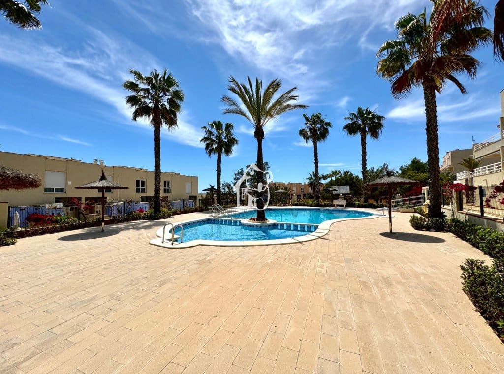 Chalet de 5 habitaciones en Orihuela Costa en alquiler con piscina garaje - 2.500 € (Ref: 10046606)