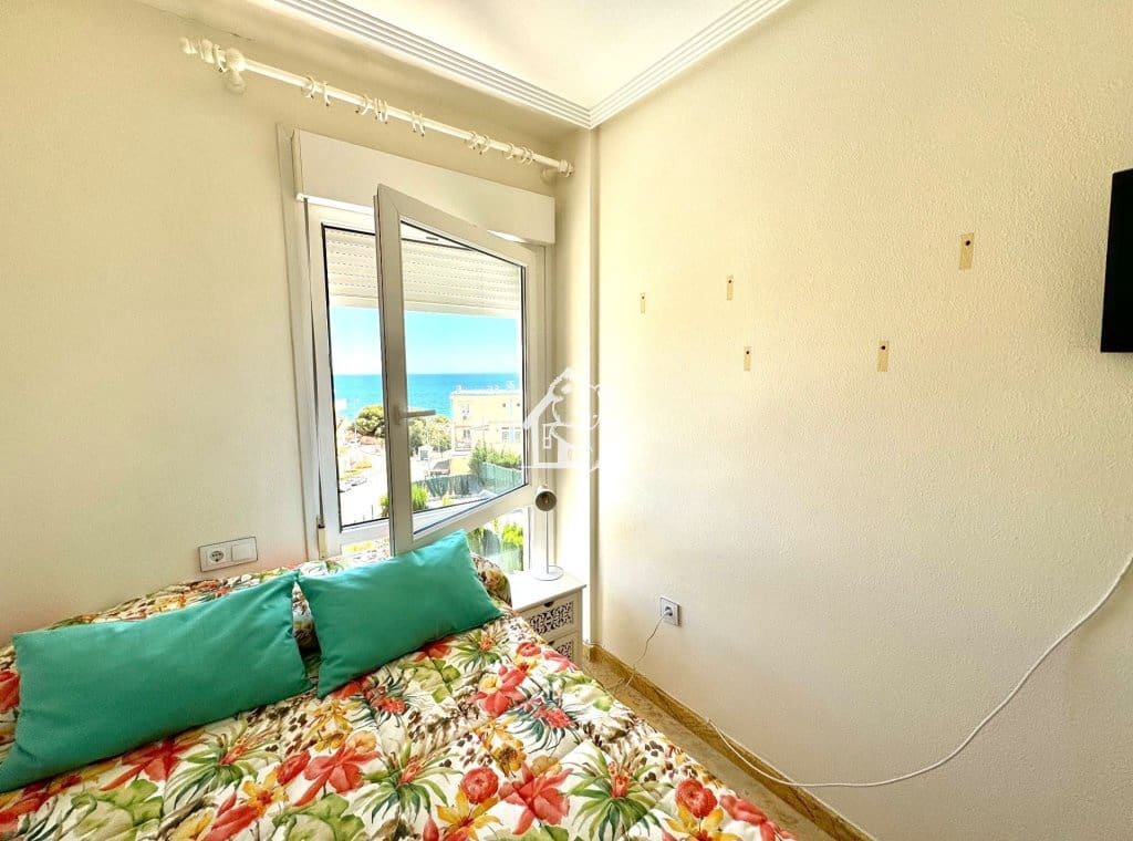 Chalet de 5 habitaciones en Orihuela Costa en alquiler con piscina garaje - 2.500 € (Ref: 10046606)