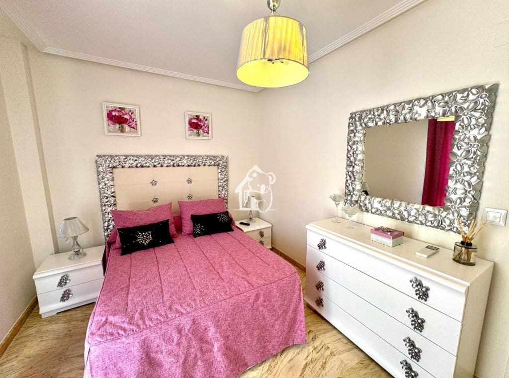 Chalet de 5 habitaciones en Orihuela Costa en alquiler con piscina garaje - 2.500 € (Ref: 10046606)