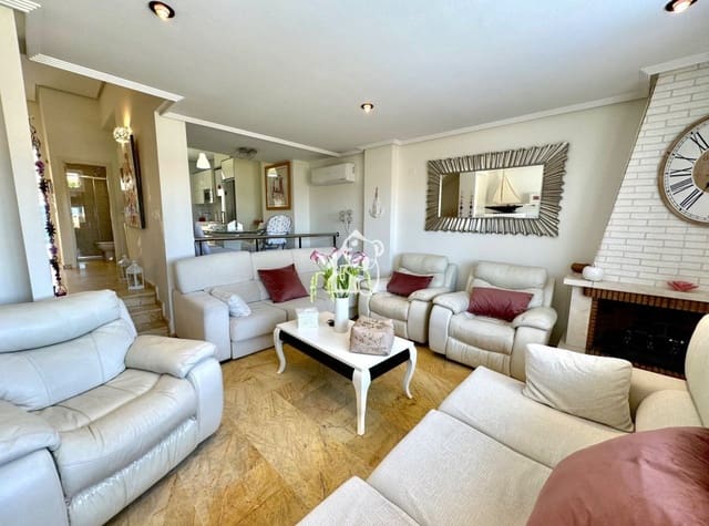 Chalet de 5 habitaciones en Aguamarina, Orihuela en alquiler con piscina garaje - 2.500 € (Ref: 10046606)